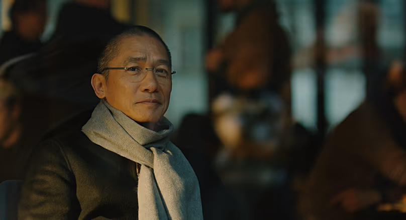 Tony Leung Chiu-Wai a film egyik jelenetében