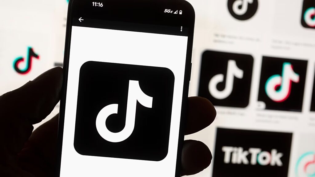 A TikTok eltávolítja a lengyel szélsőjobboldali vezető videóit, miután antiszemitizmussal kapcsolatos panaszok ritka lépésben történtek