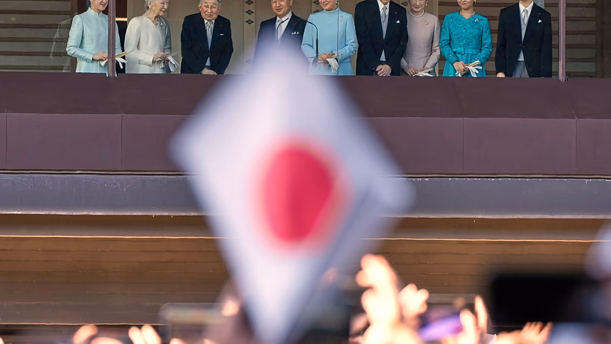 A japán császári család a palota megjelenésével ünnepli az új évet