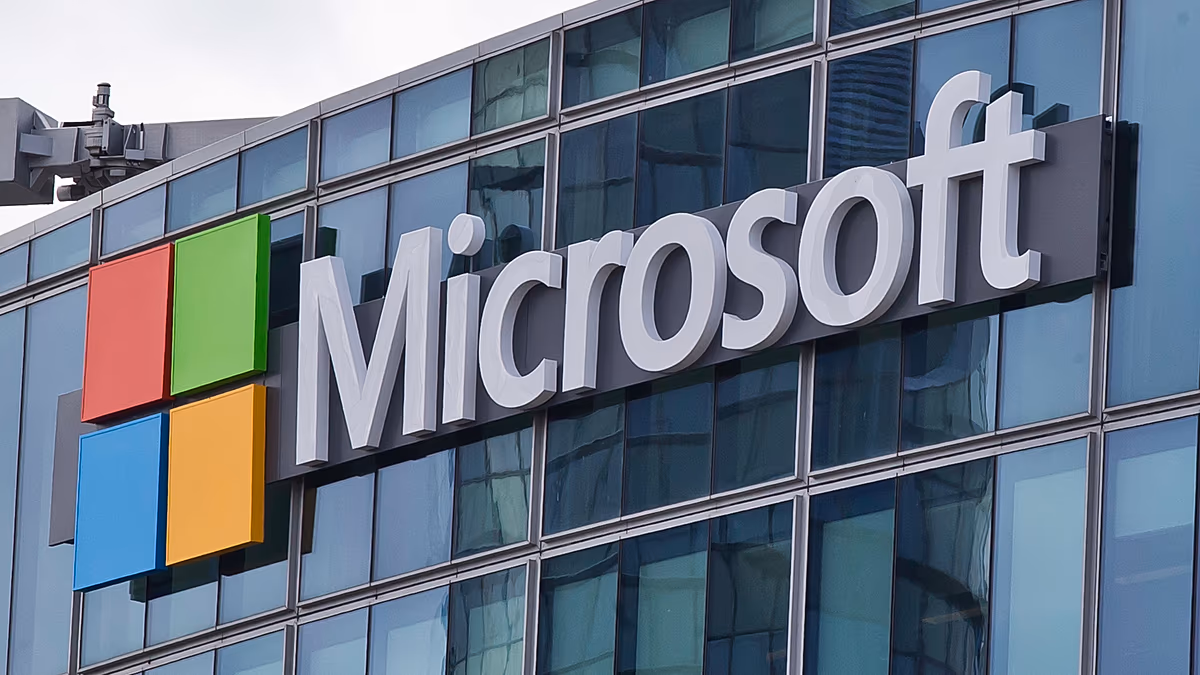Az európai iskolákat és vállalkozásokat sújtotta, mert a Microsoft megzavarta a globális kiberbűnözés előfizetési szolgáltatását