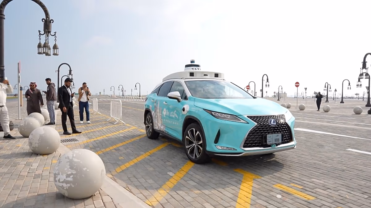 Katar lépést tesz a vezető nélküli jövő felé az első nyilvános robotaxi-próbákkal Dohában