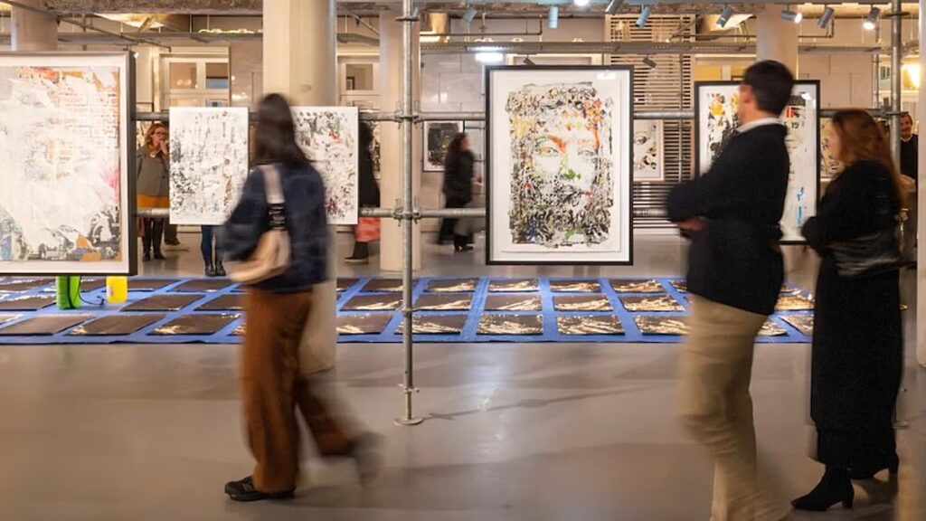 Vhils kilátásban: Lisszabon a portugál „városi régész” két évtizedes művészetére tekint vissza