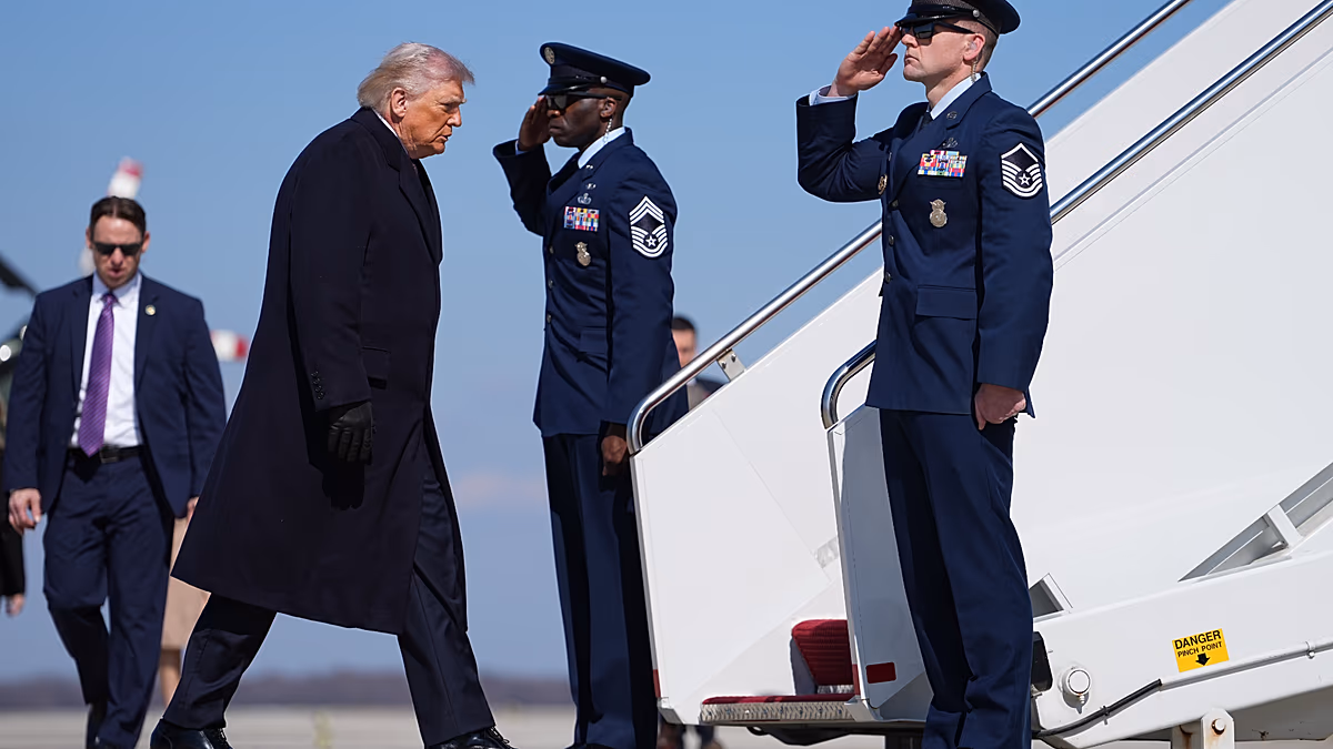 Trump „nincs elragadtatva” az iráni tárgyalások előrehaladásától, katonai akciót fontolgat