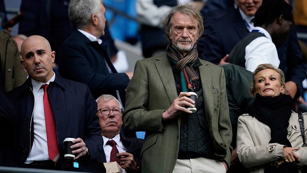 A Manchester United társtulajdonosa bocsánatot kért, miután azt mondta, hogy az Egyesült Királyságot „gyarmatosították” a bevándorlók