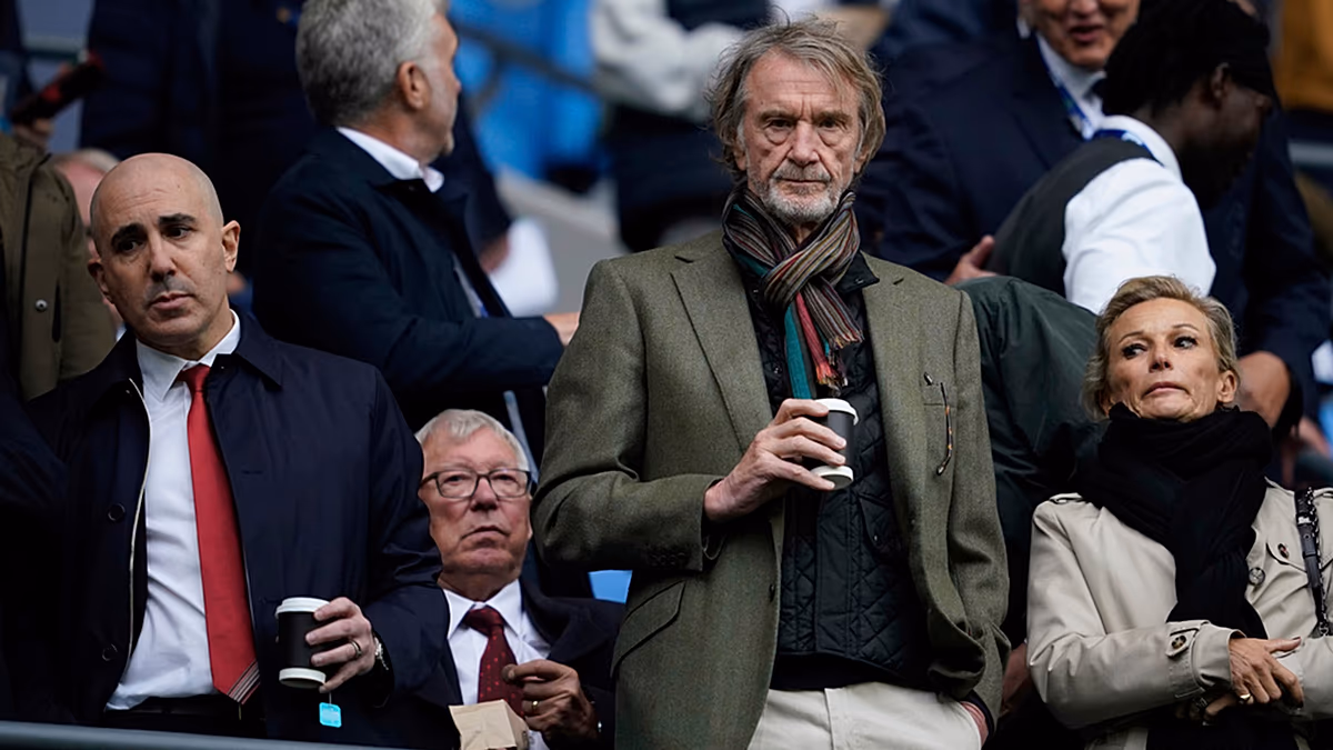 A Manchester United társtulajdonosa bocsánatot kért, miután azt mondta, hogy az Egyesült Királyságot „gyarmatosították” a bevándorlók