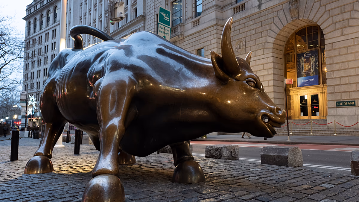 A Wall Street meredeken esik, ahogy a Google Alphabet lejjebb húzza a részvényeket