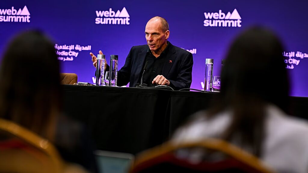 A kapitalizmusnak már vége szakadt, és nem is tudunk róla – figyelmeztet Yanis Varoufakis