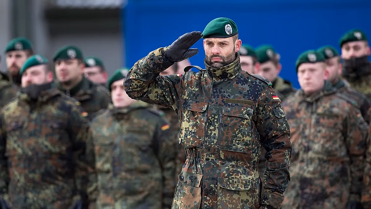 Az EU-döntés után: Irán azt állítja, hogy immár minden EU-katonát terrorista csoportnak tekint