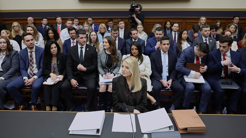 Az amerikai főügyész összetűzésbe került a törvényhozókkal az Epstein-akták kezelése miatt