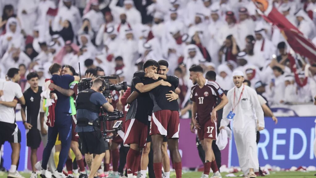 Katar az Egyesült Arab Emírségek elleni hazai győzelem után kvalifikálta magát a 2026-os labdarúgó-világbajnokságra