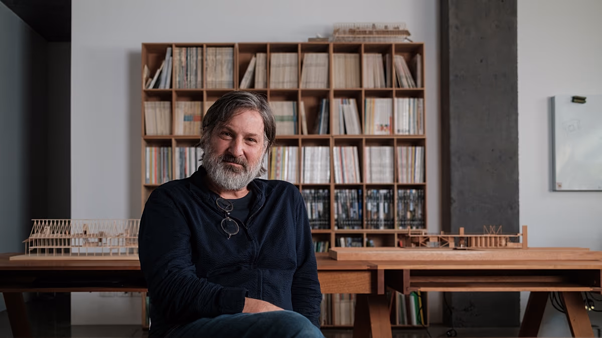 A chilei Smiljan Radić Clarke nyerte a 2026-os Pritzker építészeti díjat
