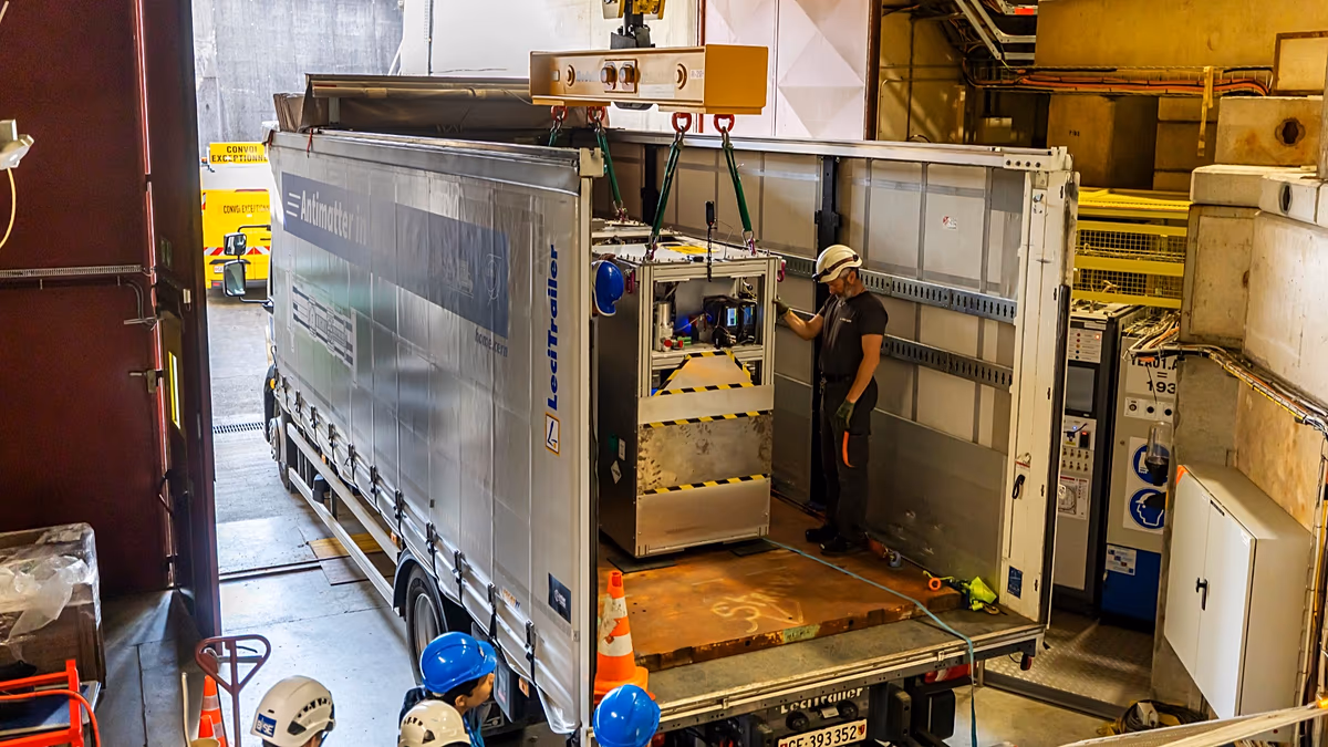 A CERN legkényesebb útja: A tudósok először vonják ki az antianyagot a laboratóriumból
