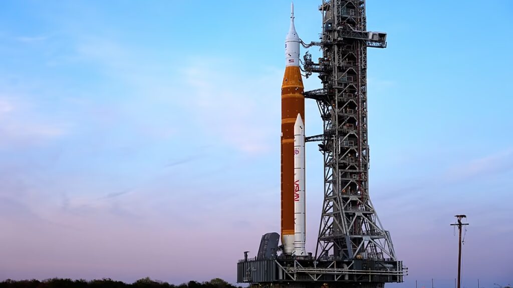 A NASA több mint 50 év óta az első legénységgel rendelkező Hold-küldetésre készíti elő az áprilisi kilövést