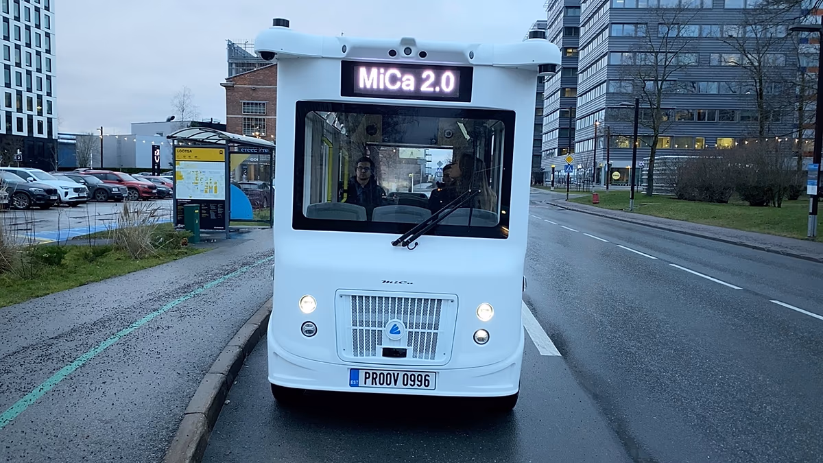 Intelligens, elektromos és autonóm: Üdvözöljük az utolsó mérföldes transzferbusz fedélzetén