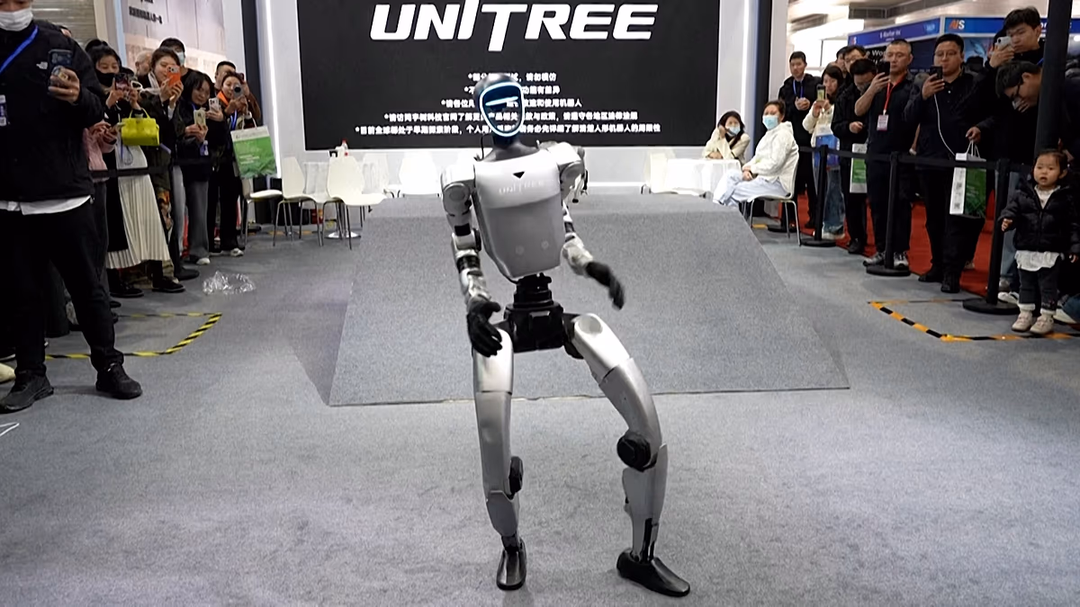 Kína: A pekingi mesterséges intelligencia és robottechnikai kiállítás az egészségügyre fókuszáló intelligens robotokat emeli ki