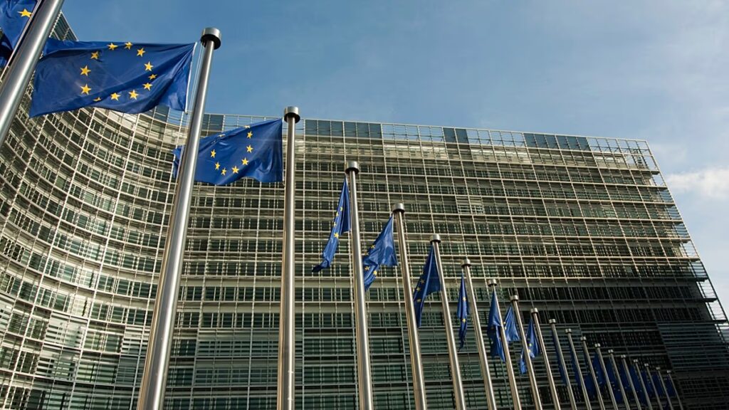 Számos pornóoldal nem védi meg a kiskorúakat a platformján – állítja az Európai Bizottság