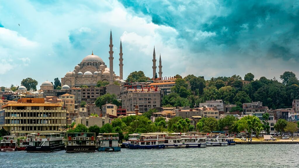 Türkiye-be utazik? Itt van minden, amit a biztonságról és a repülésről tudni kell