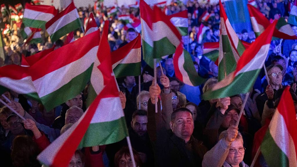 „Bizonyíték kidolgozása”: A dezinformációs taktika, amely a magyar választást alakította