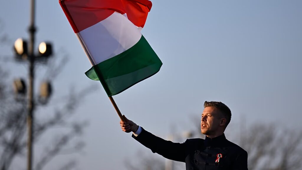 Bennfentesből riválissá: hogyan lett Magyar 16 év alatt Orbán legkomolyabb kihívója