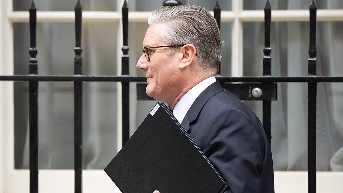 Starmer brit miniszterelnök elismerte, hogy Mandelson megbízottjának kinevezése hiba volt az Epstein-vita közepette