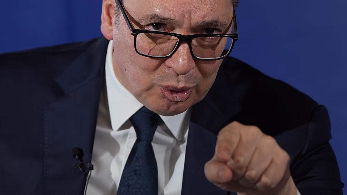 A szerb Aleksandar Vučić összetűzésbe kerül Magyar Péterrel Putyin „keresztapja” megjegyzése miatt