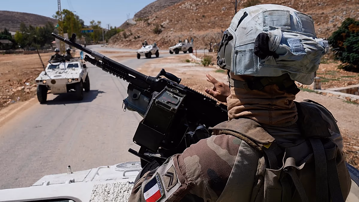 Macron szerint a második francia békefenntartó meghalt a Hezbollah elleni les miatt