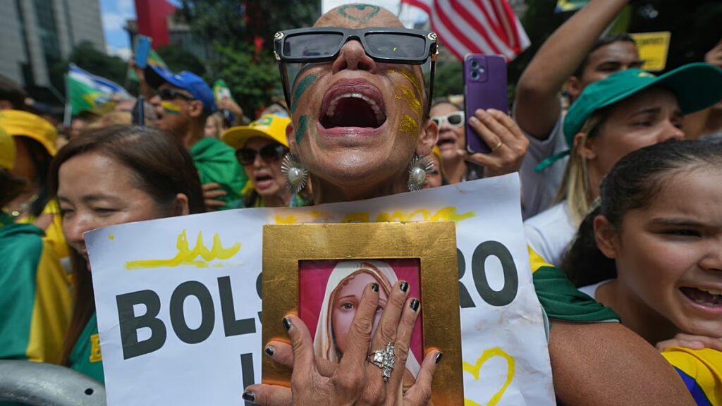 A brazil kongresszus csökkentette Bolsonaro volt elnök államcsíny börtönbüntetését