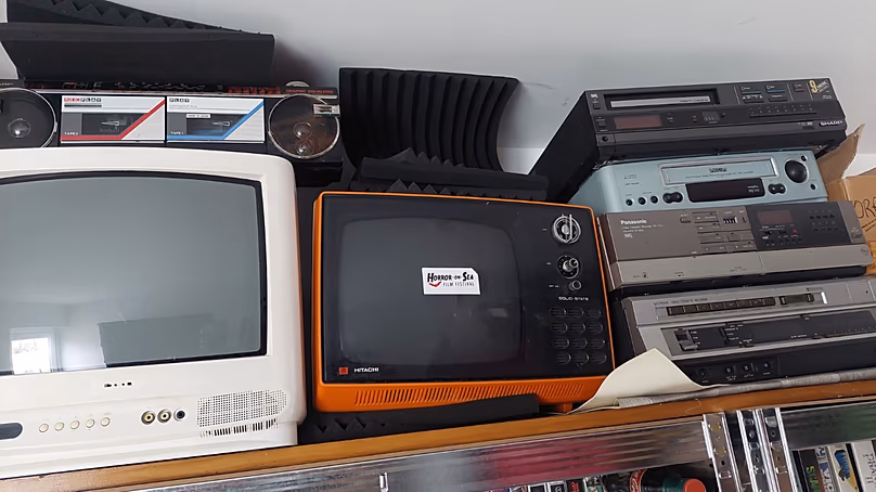 Singh néhány retrotechnikai kollekciója, amelyet néha filmes rendezvényeken mutat be.