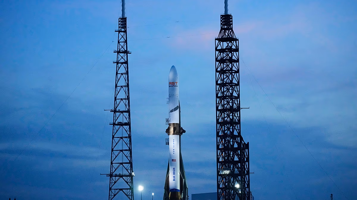 A Blue Origin rakéta felrobban a hajtómű kilövési tesztje során az indítóálláson