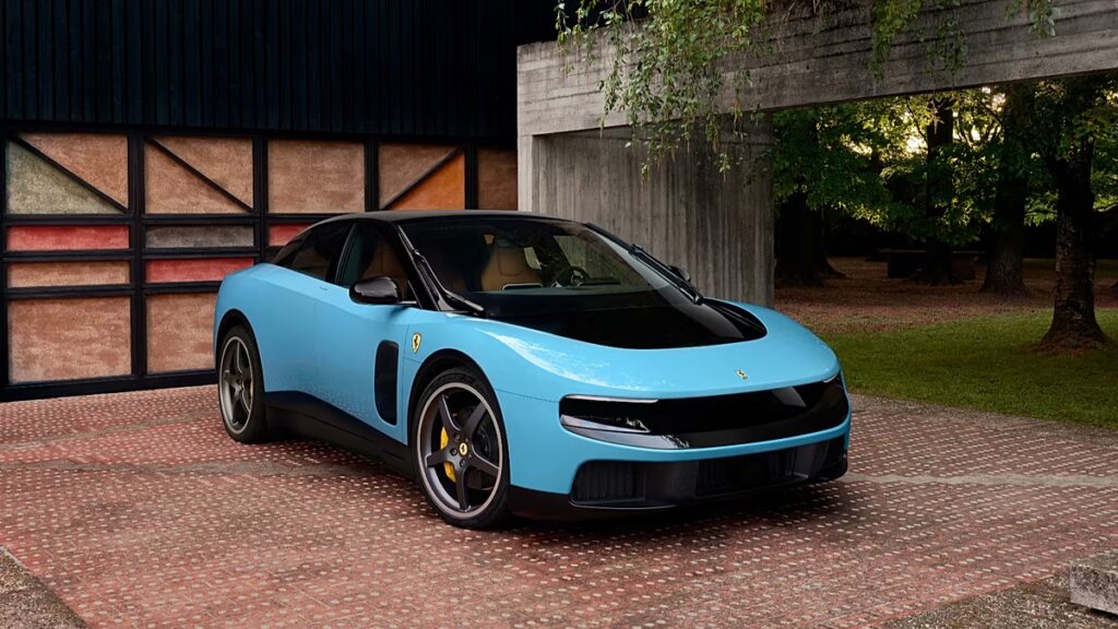 A Ferrari 550 000 eurós elektromos autója úgy néz ki, mint egy Nissan – írja az internet
