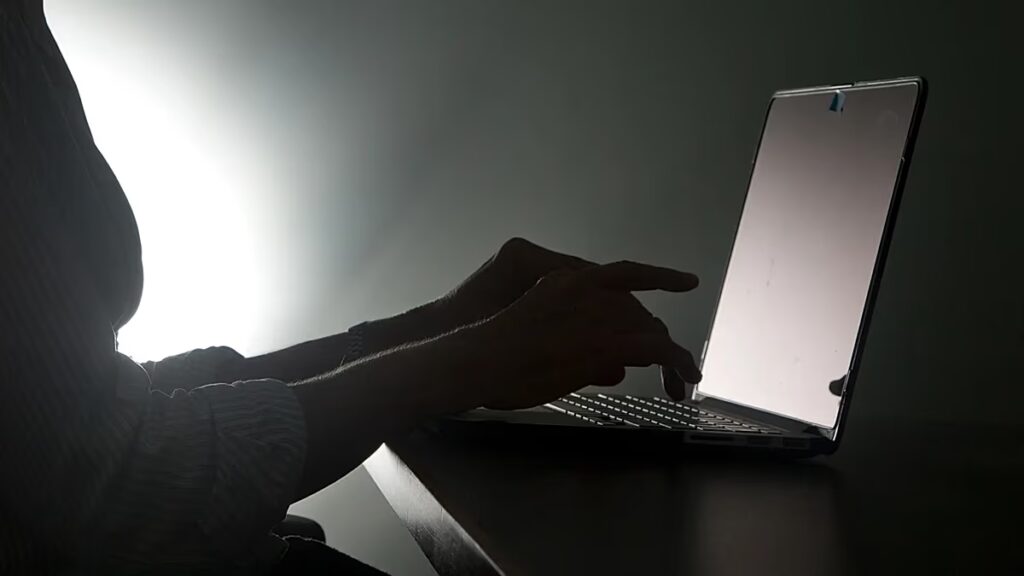 A Google figyelmeztet, hogy a hackerek mesterséges intelligencia segítségével találják meg a biztonsági hibákat, amelyeket egyetlen szkenner sem tud elkapni