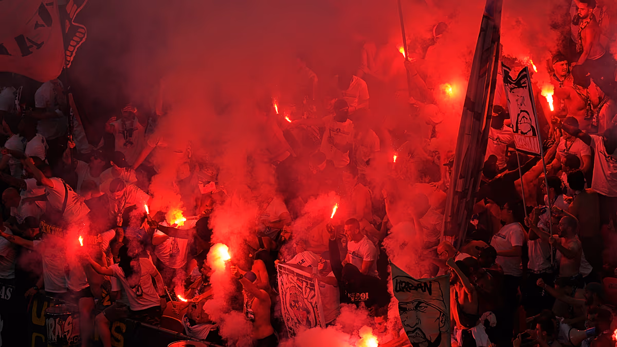 A PSG szurkolói a Bajnokok Ligája-diadal után ünnepelnek