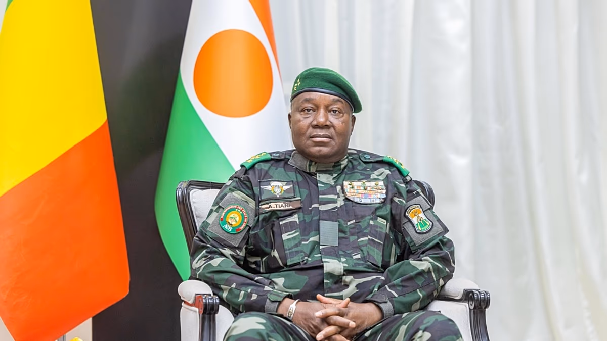 Niger kilenc francia médiát felfüggesztett a közrend állítólagos fenyegetései miatt