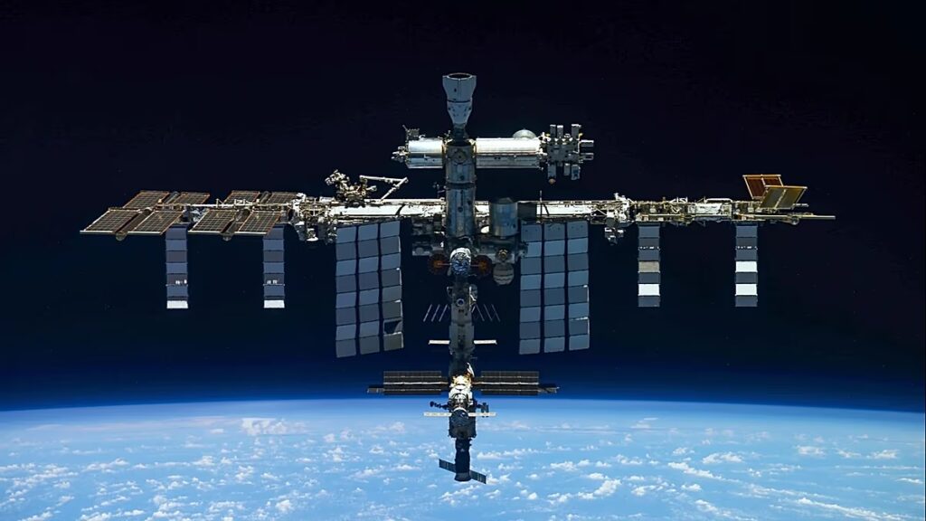A NASA megparancsolta az űrhajósoknak, hogy keressenek menedéket a Nemzetközi Űrállomás fedélzetén történt újabb szivárgás után