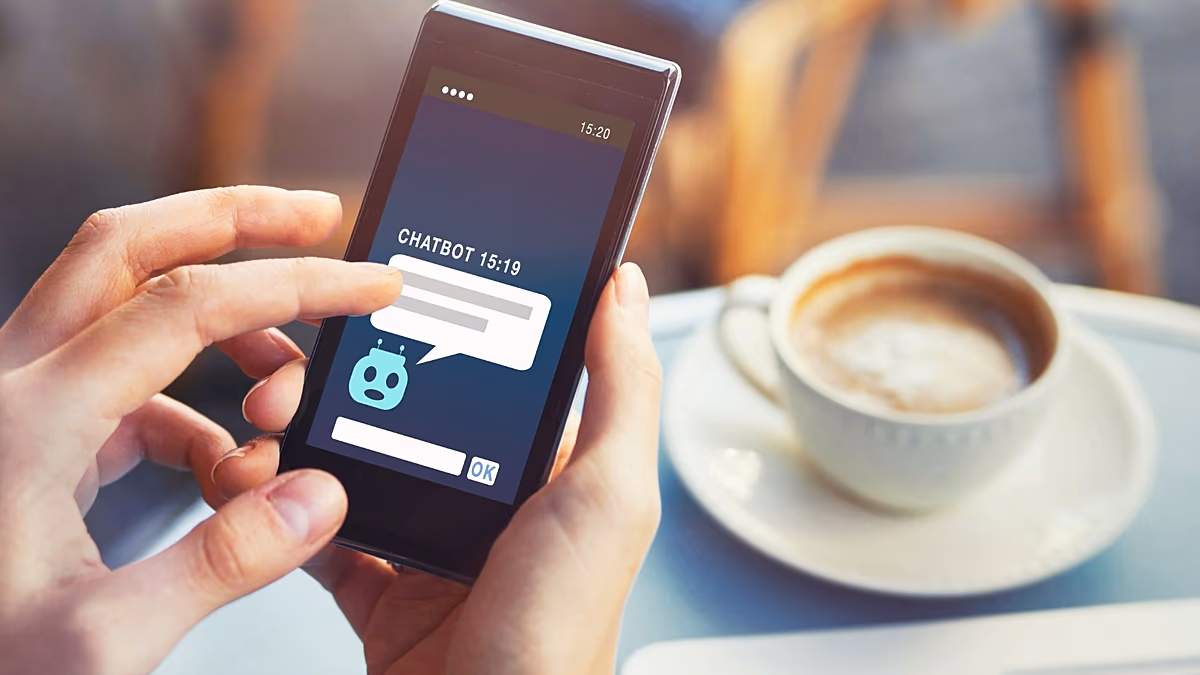 Cenzúrázatlan mesterséges intelligencia: A chatbot, amely összeesküvéseket terjeszt Európáról