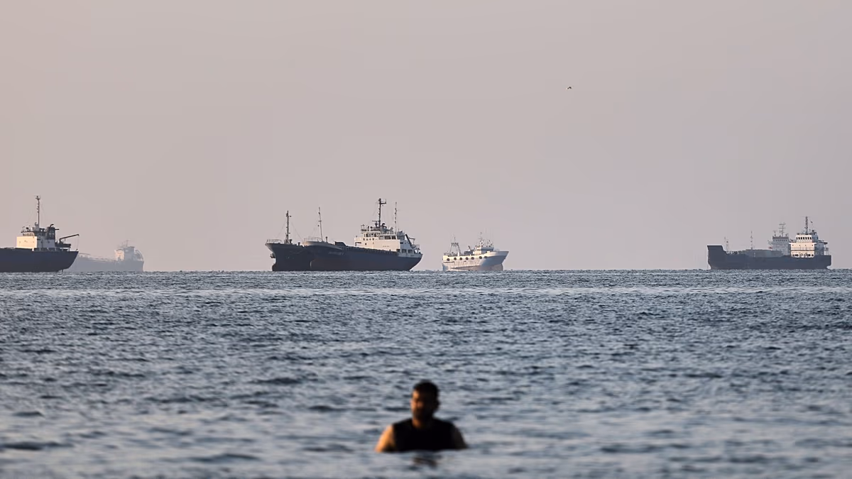 Az Egyesült Államok folytatja a nappali csapásokat Irán ellen, mivel a feszültség fokozódik a Hormuzi-szoros felett