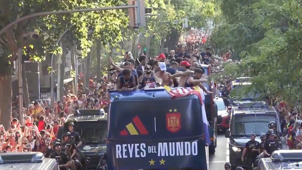 Több mint egymillió szurkoló tölti meg Madrid utcáit a világbajnokok fogadására