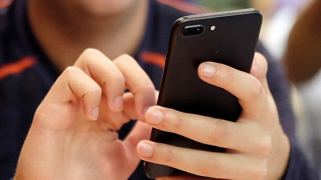 Egyre többen választják a ChatGPT-t a terápia helyett, és a szakértők aggódnak
